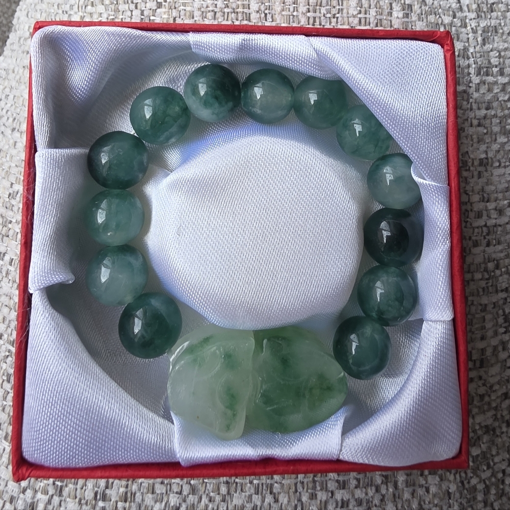 Astroghar Pi Yao with Green Jade Crystal Bracelet for Men & Women - Picture 1 of 8